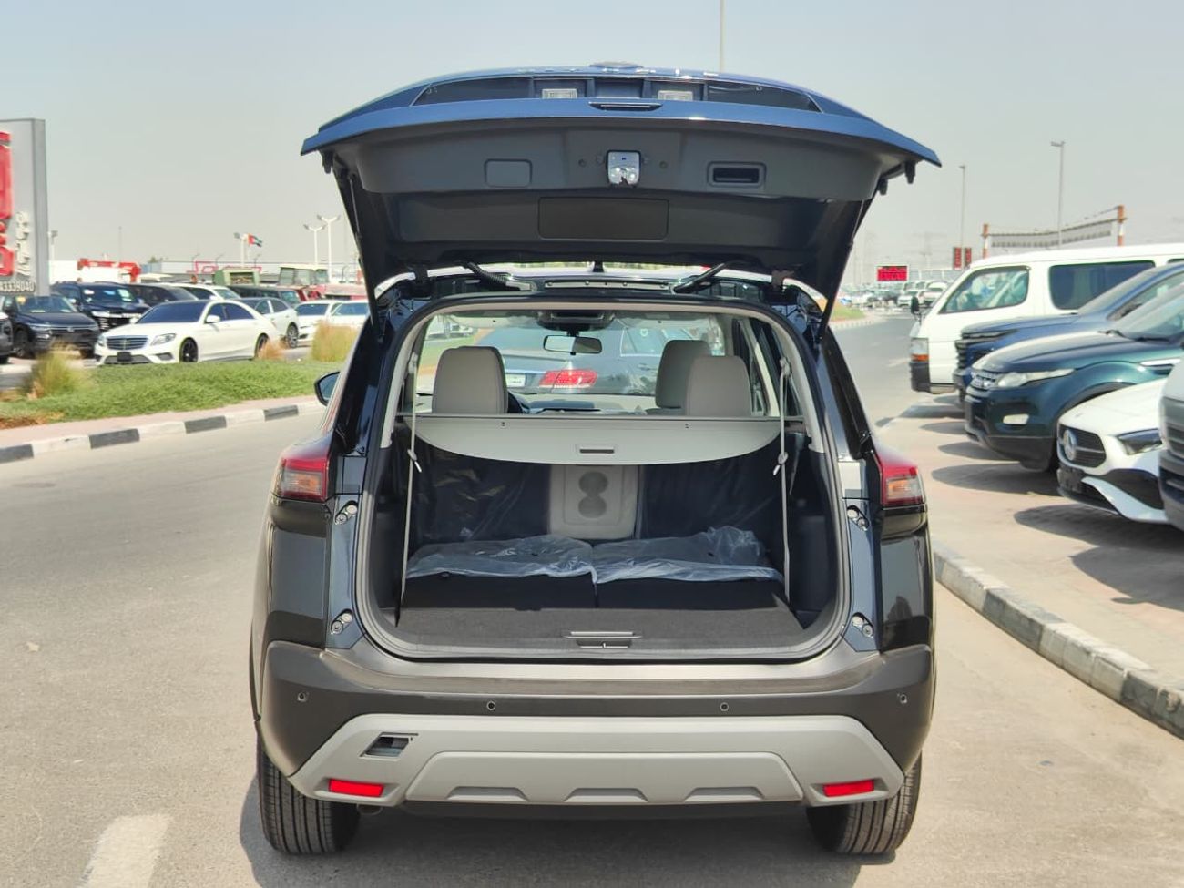 نيسان إكس تريل 2024 Nissan X-Trail S (7-Seater) 2.5L 4-Cyl Petrol A/T 4x4 Export Only
