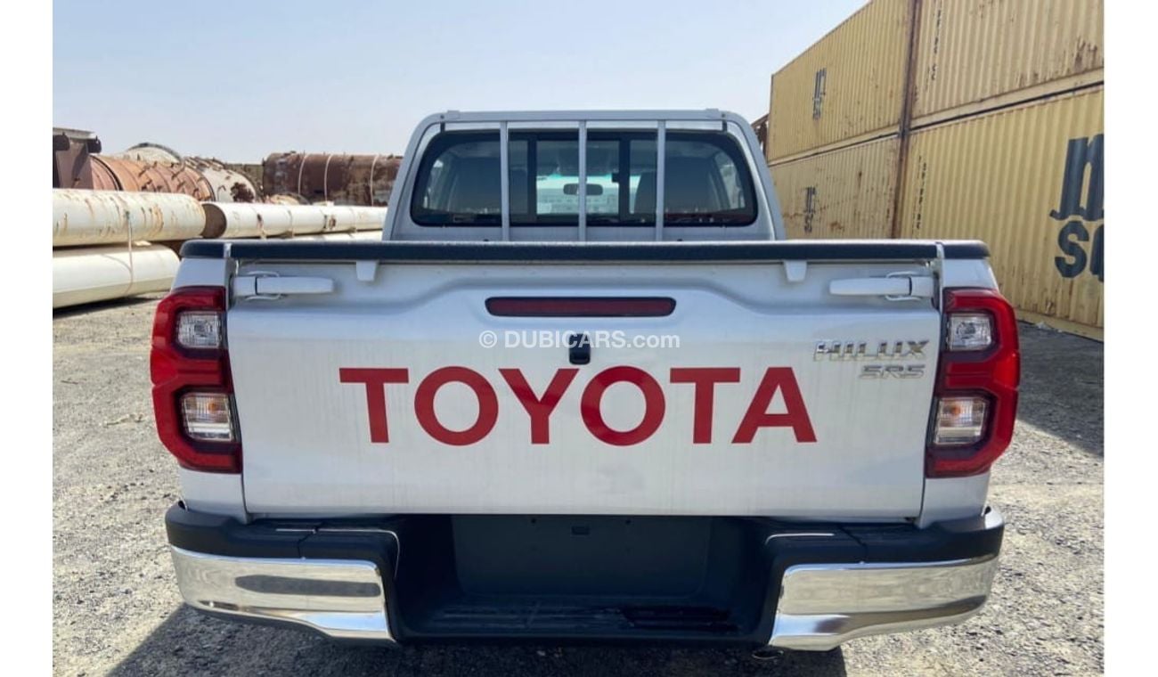 Toyota Hilux TOYOTA HILUX 2.7L PETROL 4/4 FULL OPTION 2023