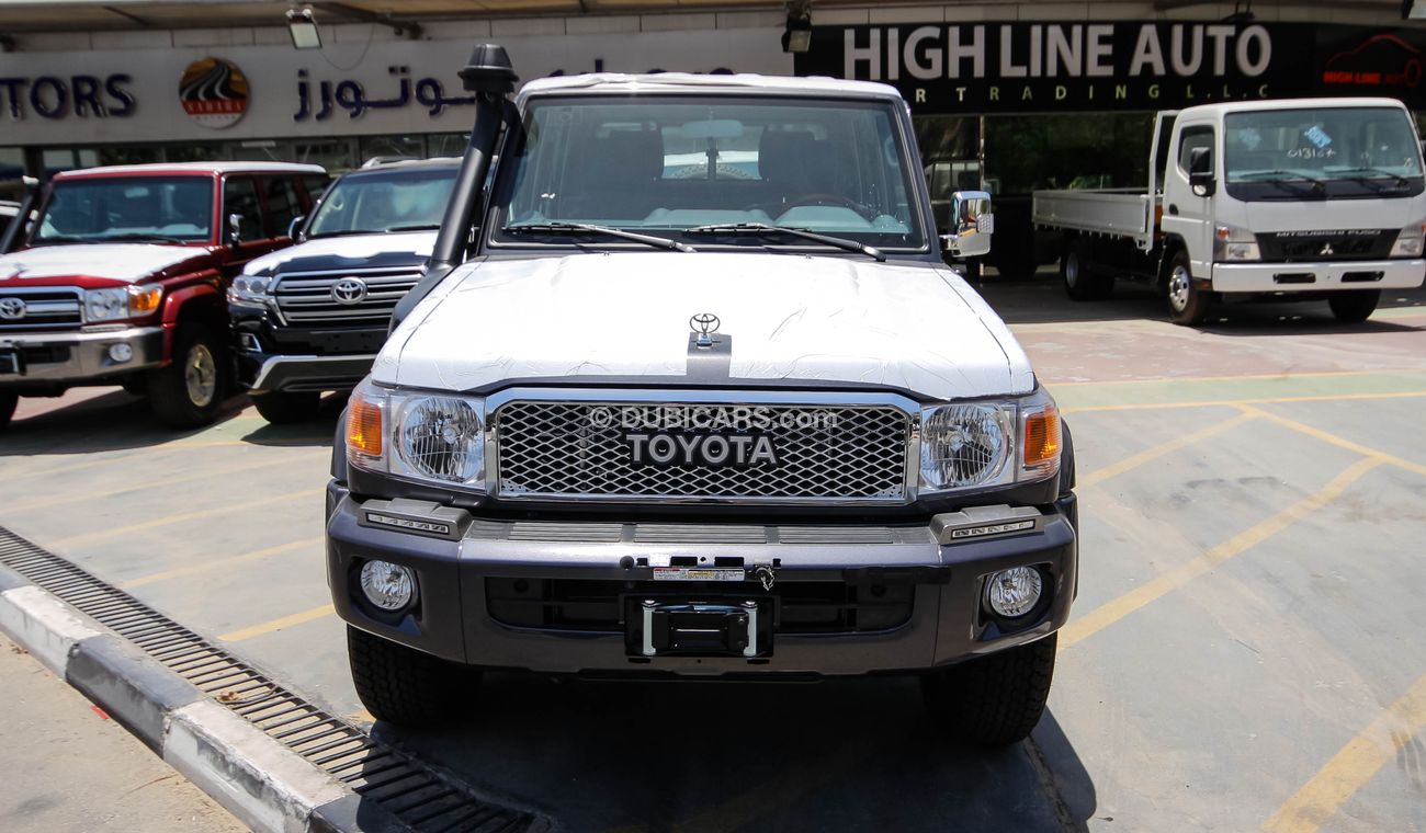 Toyota Land Cruiser Pick Up Double Cab 4.2L Diesel Full option Manual Transmission