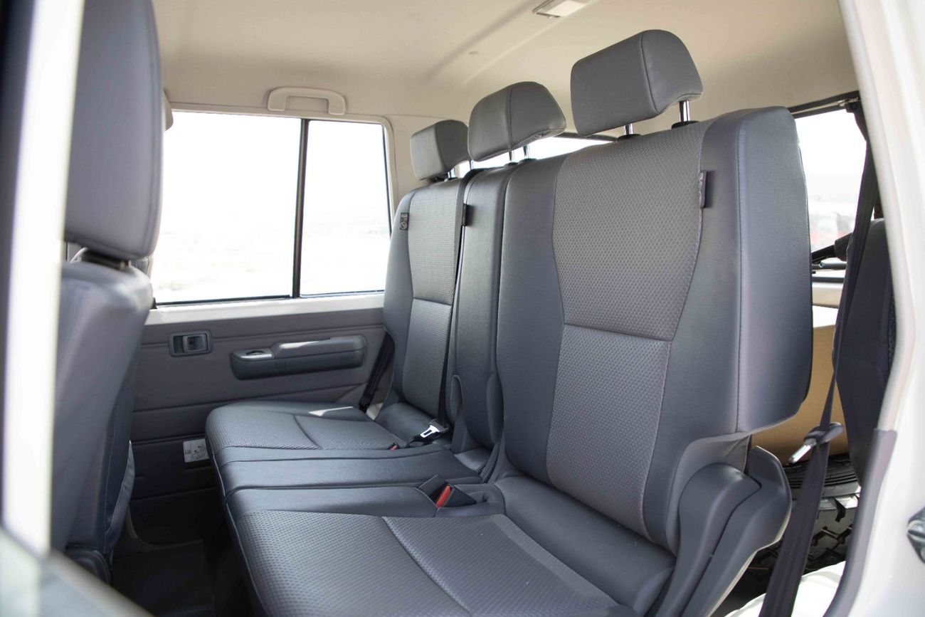 تويوتا لاند كروزر 70 2025 Toyota LC76 Hardtop 4.2L - 5 Door - Manual - White Inside Bluish Grey | Export Only