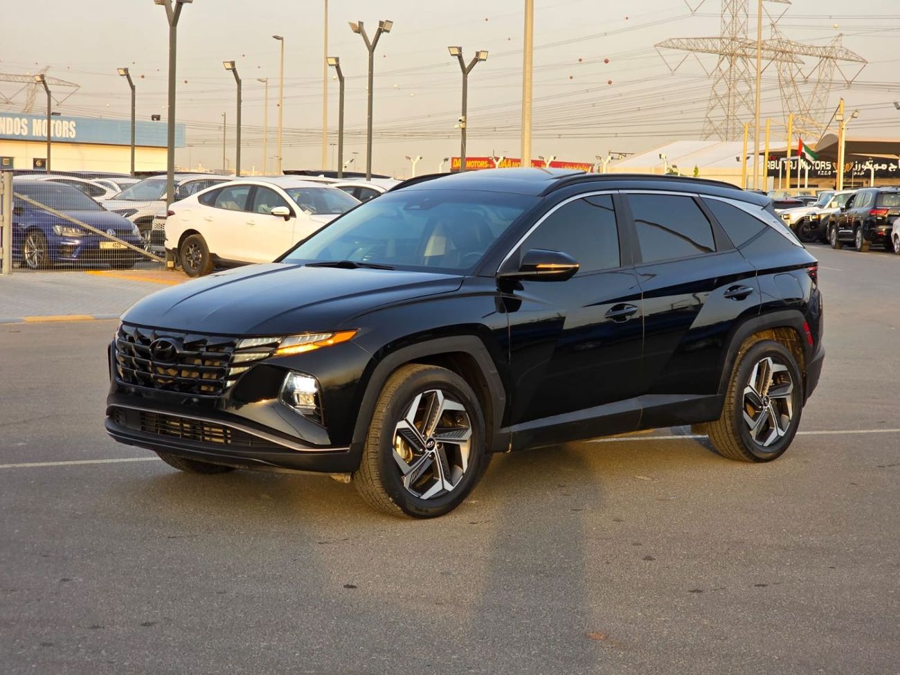 Hyundai Tucson Premium+ 2.5L Sunroof, Push button and trunk automatic