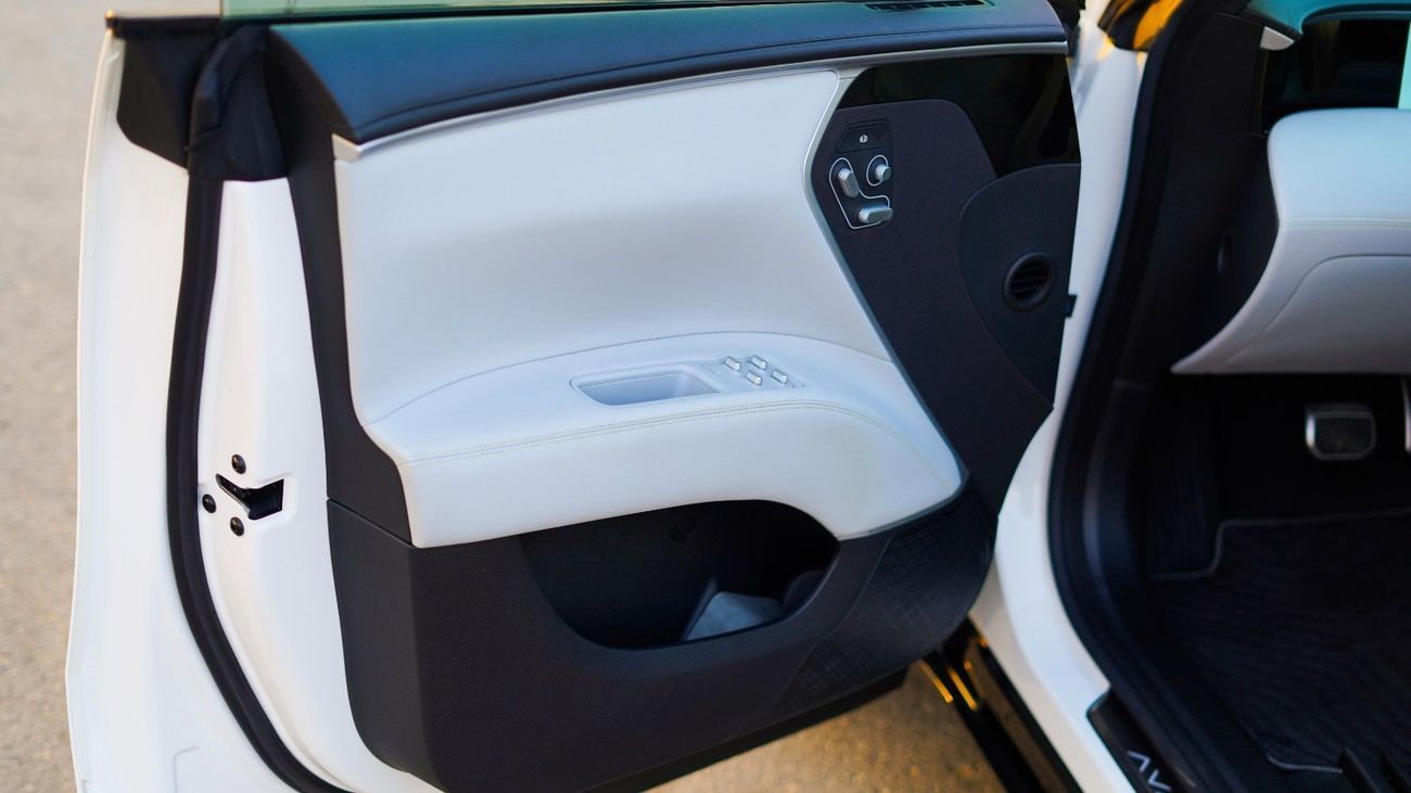 أفاتر 11 Premium AWD