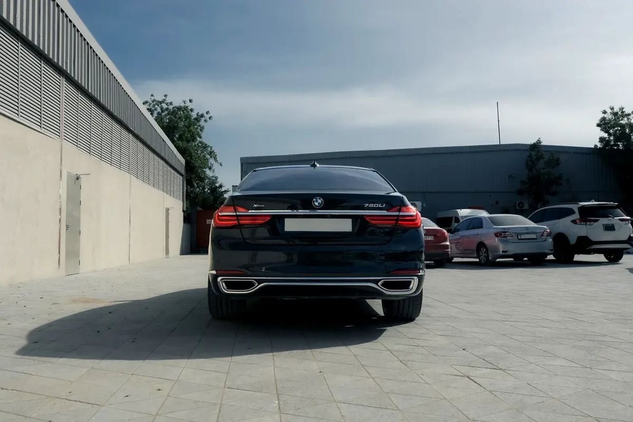 بي أم دبليو 750Li 750Li xDrive GCC Specs - Pristine Condition