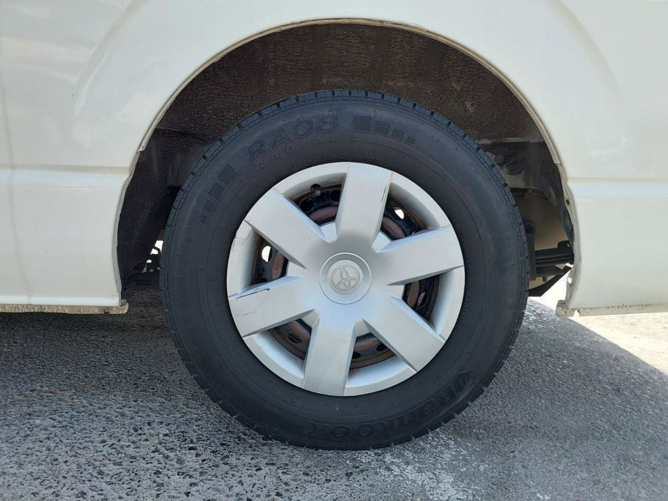 Toyota Hiace TOYOTA HIACE COMMUTER VAN RHD 2019 MODEL 2.7 L PETROL AUTOMATIC(PM06241)