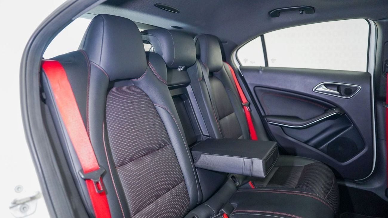 مرسيدس بنز A 45 AMG Std 2.0L (355 HP) A 45 AMG Edition 1 | Drive Home Today | Up to 3 Years Warranty Unlimited| GCC