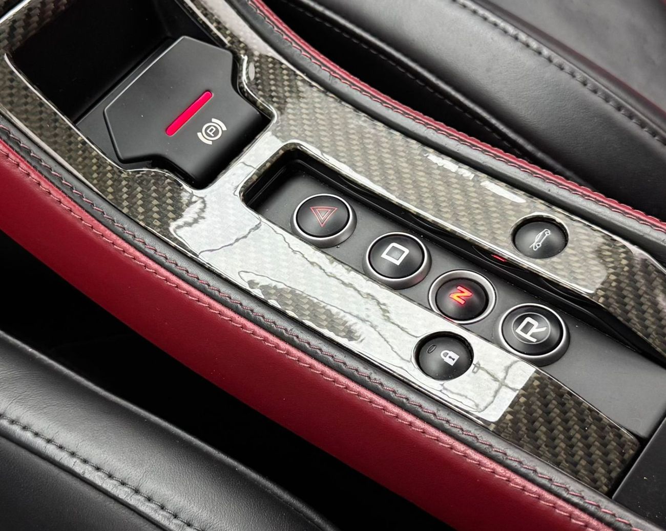 مكلارين MP4-12C 2012 McLaren MP4-12C, McLaren Service History, Excellent Condition, GCC