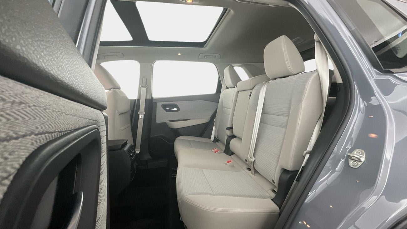 نيسان إكس تريل 2.5 SV 4WD 7STR AUTO | شامل الضمان | 0 ﺪﻔﻋﺓ ﺃﻮﻟﻯ