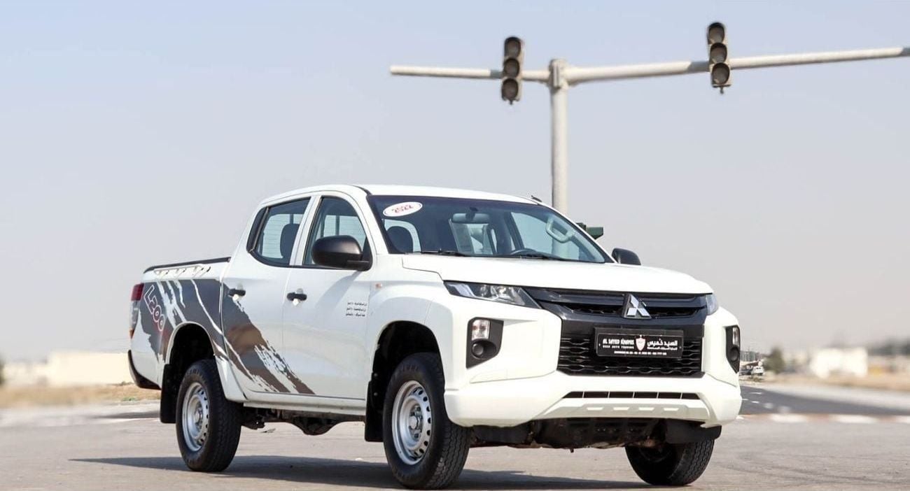 Mitsubishi L200 GL 2.4L (128 HP) Double Cab Utility Mitsubishi L200 2.4 L 4WD 2022 GCC accident-free in excellent co