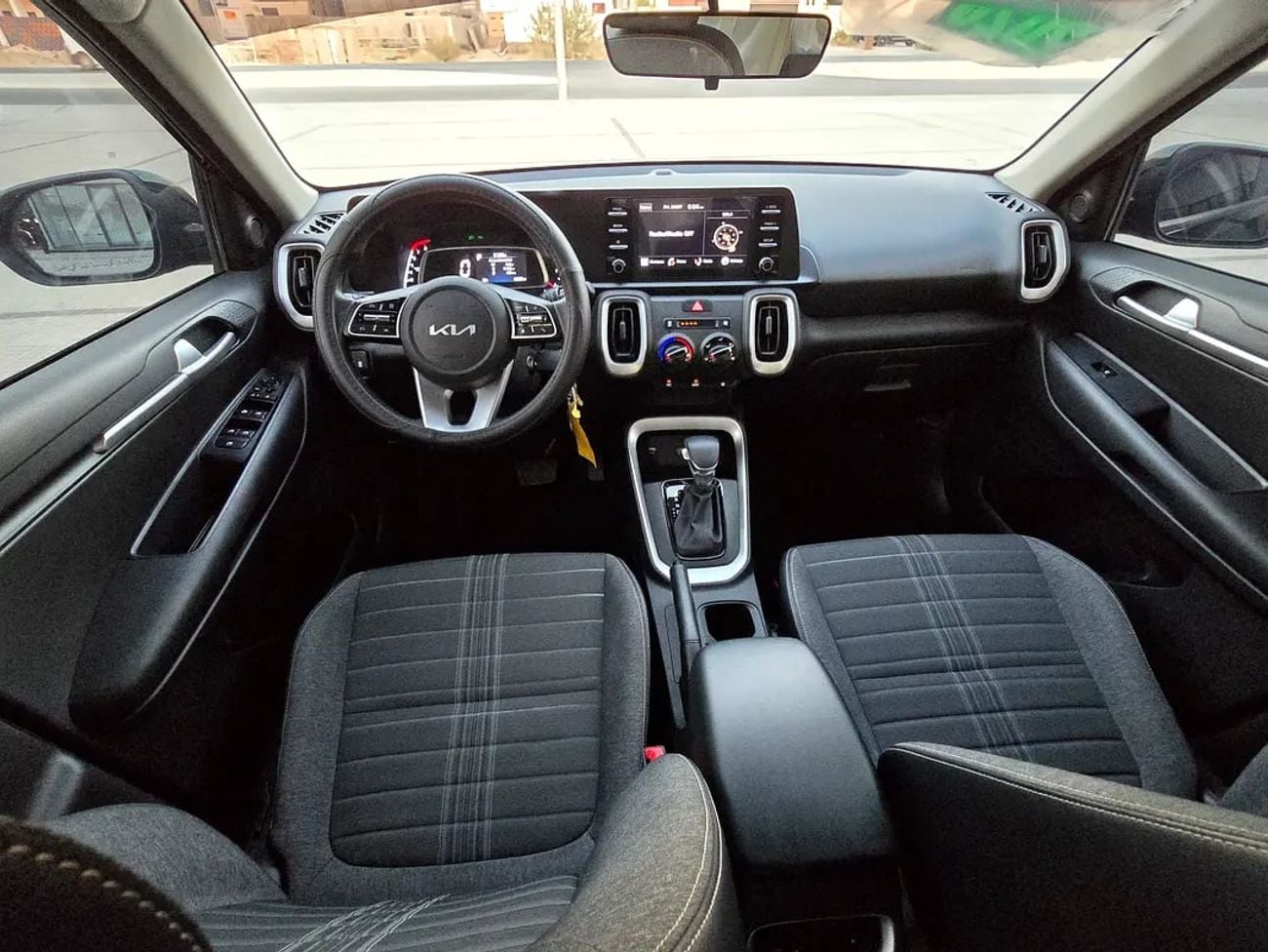 Kia Sonet GT-Line | GCC Specs | Warranty | Top Option