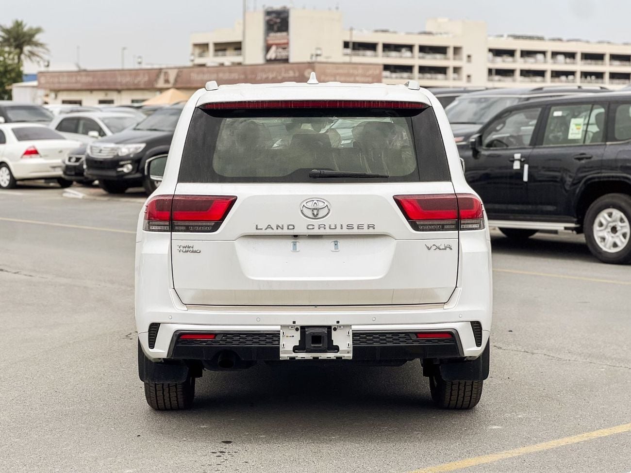 تويوتا لاند كروزر EXPORT ONLY - Toyota LC300 3.5L VXR (GCC Specification)