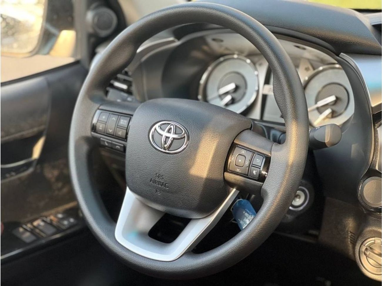 Toyota Hilux D/C 2.7L 4X4 PTR M/T // 2025 // HIGH OPTION WITH SEAT VENTILATION , LED LIGHT , POWER WINDOWS // SPE