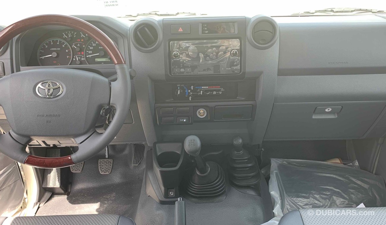 Toyota Land Cruiser Pick Up V6 - PETROL - SINGLE-CAB -- WINSH - DIFLOCK -AIRBAG - ABS - POWER WINDOW - LEATHER SEATS