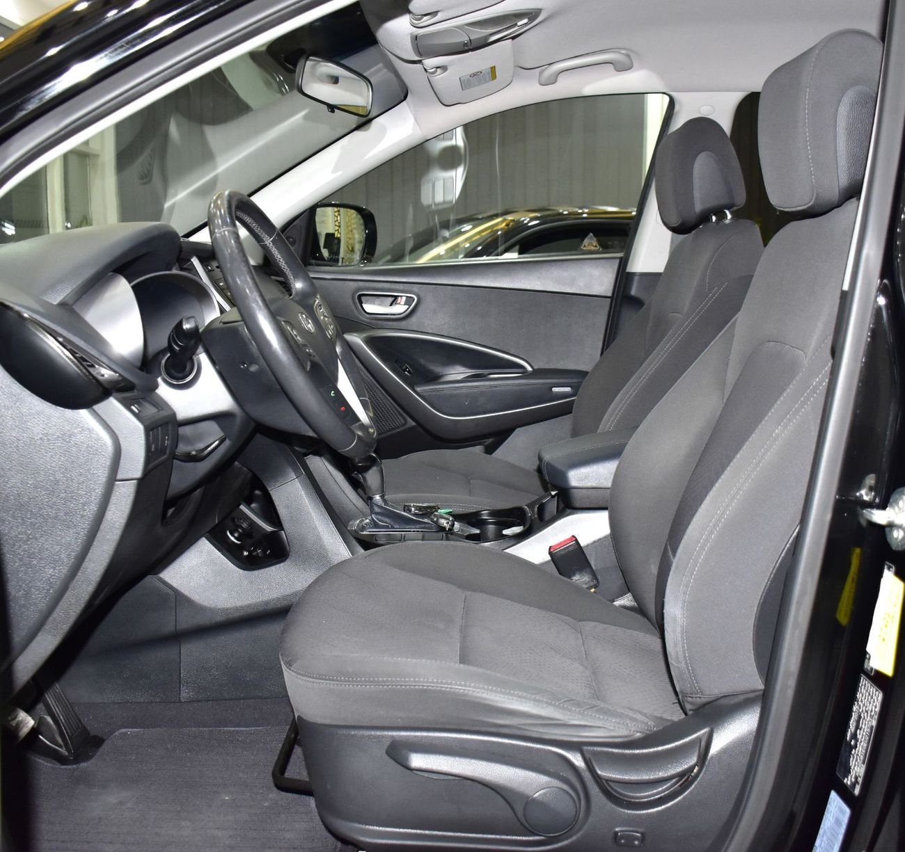 Hyundai Santa Fe EXCELLENT DEAL for our Hyundai SantaFe 4WD 3.3L ( 2014 Model ) in Black Color GCC Specs