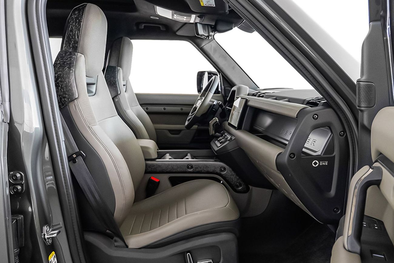 لاند روفر ديفندر 110 P635 OCTA V8