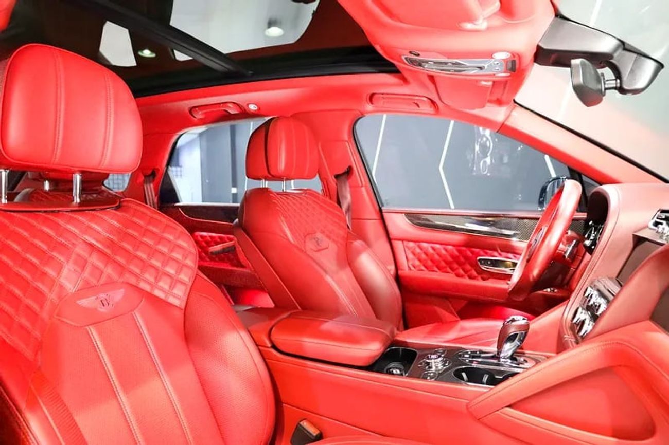 بنتلي بينتايجا V8, Mulliner Console Bottle Cooler, Rear Picnic Tables, Carbon Interior!!
