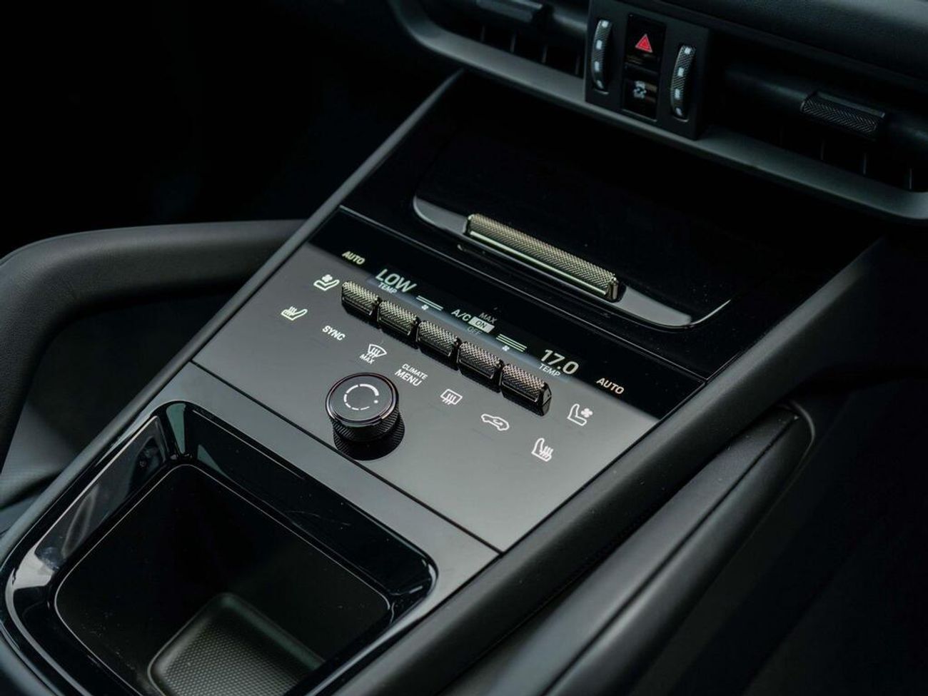 Porsche Cayenne E-Hybrid Coupe 4.0 V8 E-Hybrid 25.9kWh Turbo TiptronicS 4WD Euro 6 (s/s) 5dr (EXPORT ONLY)