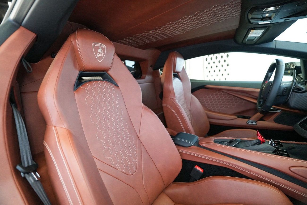 لامبورغيني ريفويلتو STANDARD