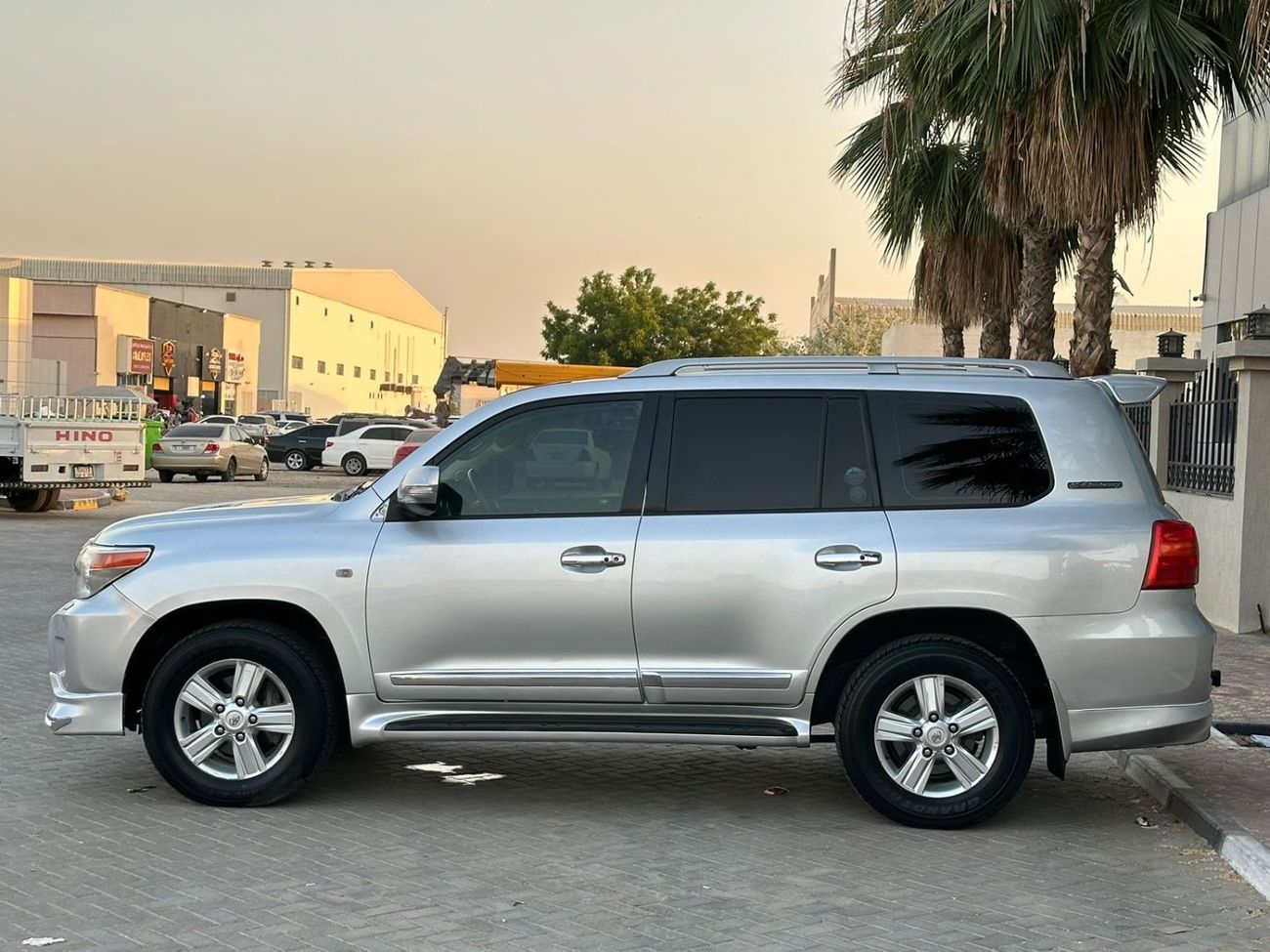 Toyota Land Cruiser تويوتا لاندكروزر VXR i خليجي 2011
