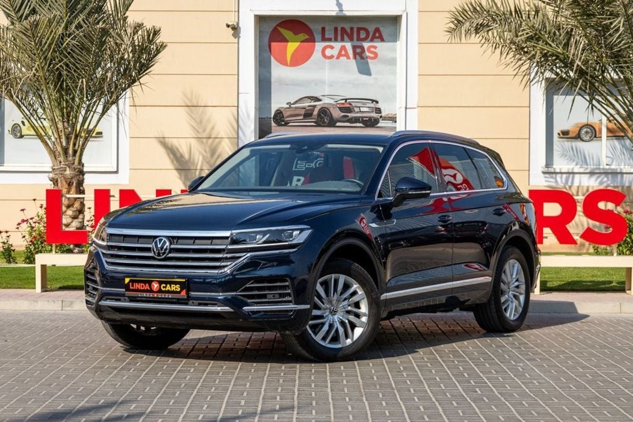 Volkswagen Touareg Atmosphere 3.0L Volkswagen Touareg 2023 GCC under Agency Warranty and Service Contract with Flexible