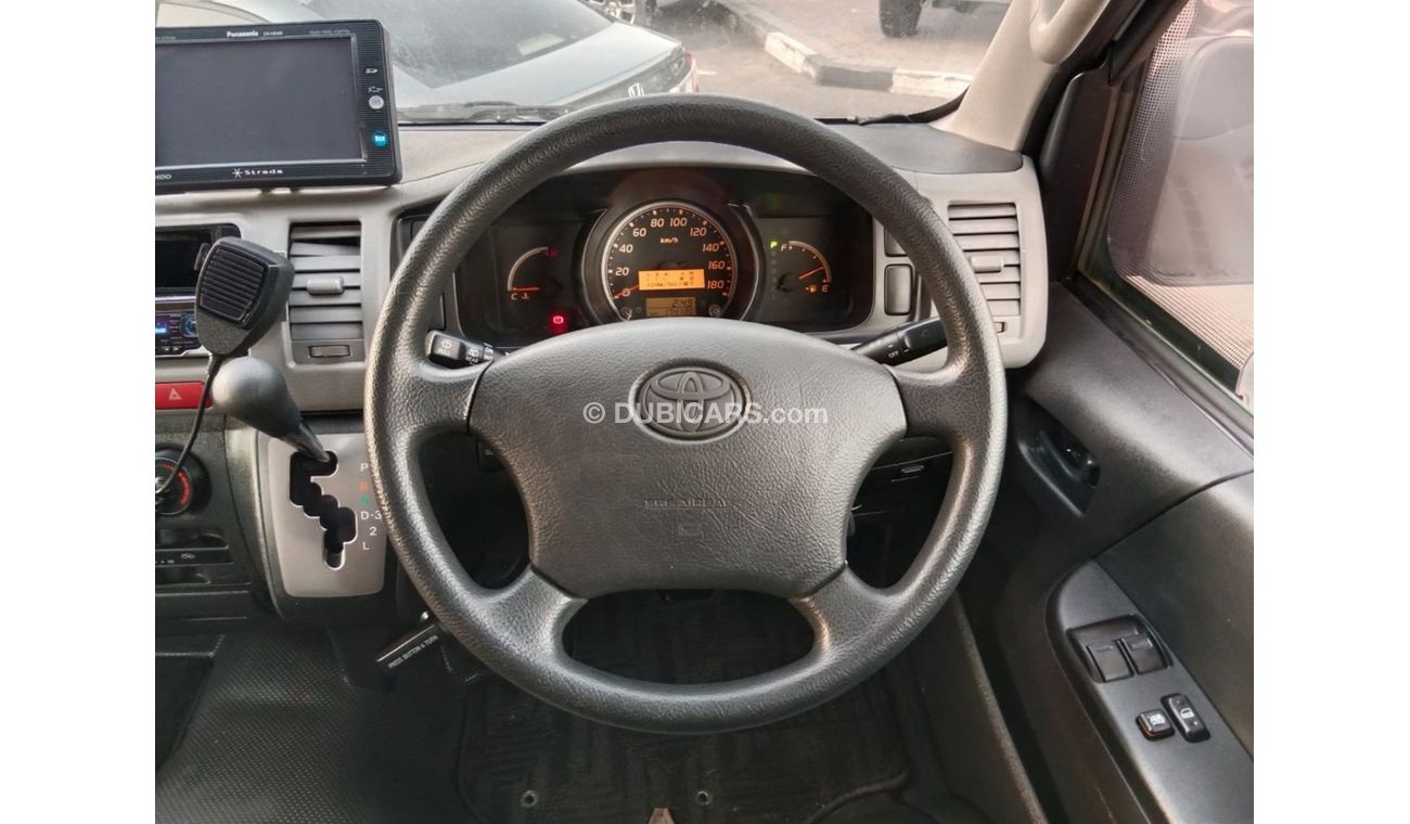 Toyota Hiace TOYOTA HIACE VAN (AMBULANCE) RIGHT HAND DRIVE(PM01433)