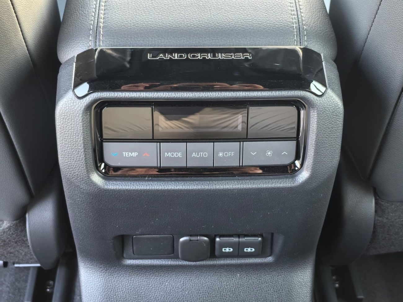 تويوتا برادو 2026 TOYOTA PRADO 2.4L ALL ROUNDER PETROL AUTOMATIC TRANSMISSION WITH LEATHER SEAT,POWER SEAT, COOL