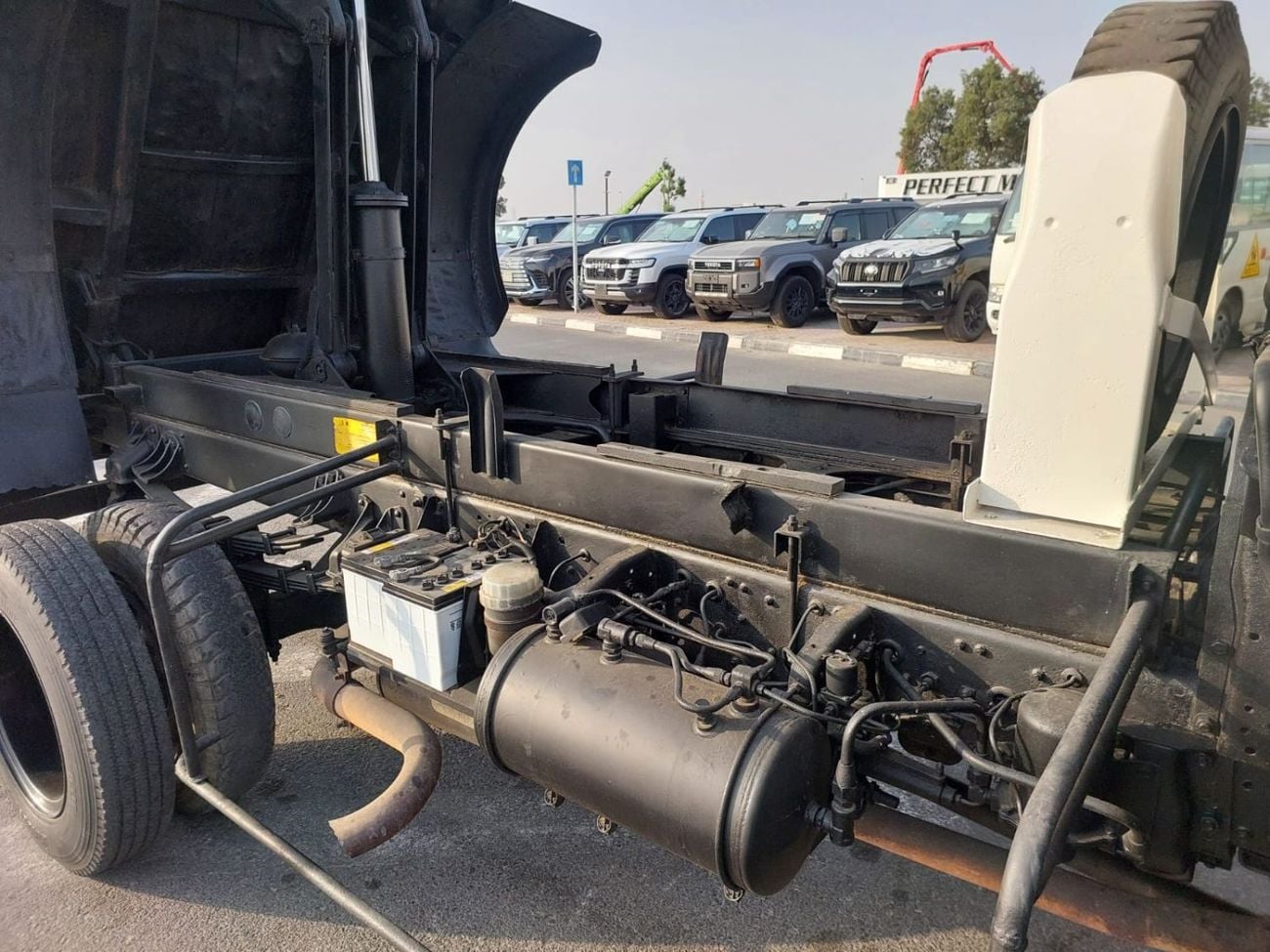 Mitsubishi Fighter (RAMADAN OFFER) MITSUBISHI FIGHTER TRUCK RHD 1990 MODEL 7.5 L DIESEL MANUAL(PM40032)