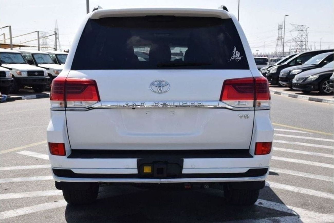 تويوتا لاند كروزر V8 Diesel 4.5L (Right Hand)