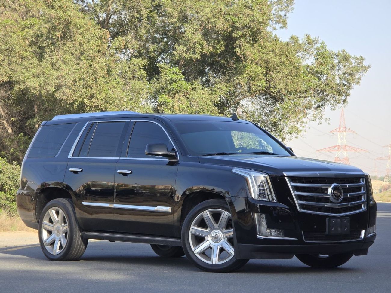 Cadillac Escalade Platinum 6.2L CADILLAC ESCALADE 2015 GCC PLATINUM // FULL OPITION // PERFECT CONDITION