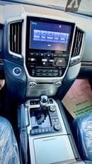 تويوتا لاند كروزر 2017 LHD VXR V8 Full Option Very Clean And Perfect Condition