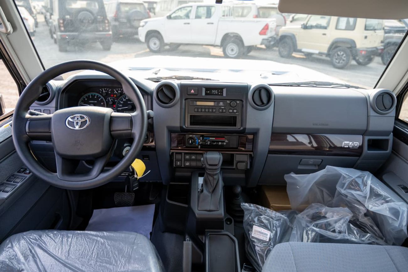 تويوتا لاند كروزر بيك آب 4.0L Pickup | Double Cabin | Automatic | Petrol | 5 Seater | 4 Door |