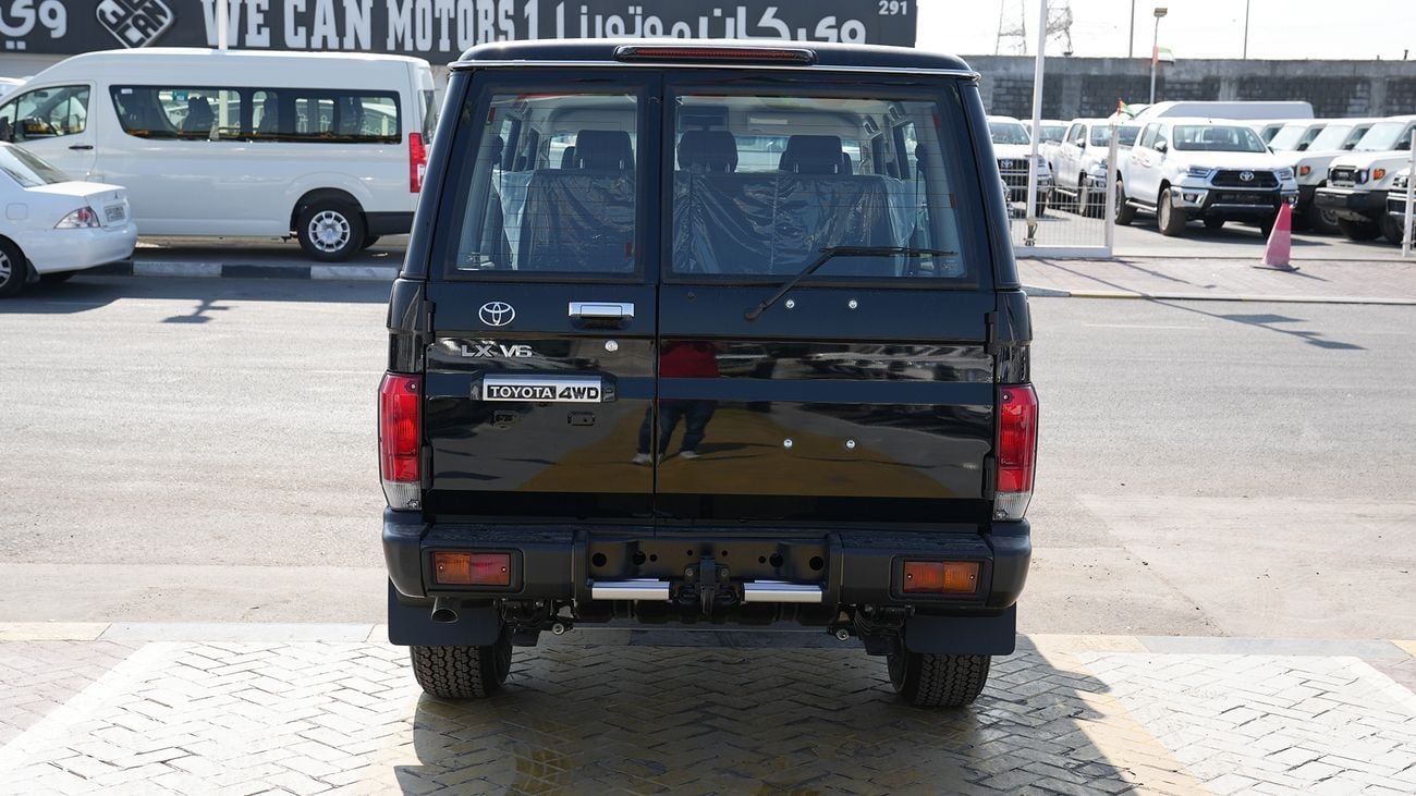 تويوتا لاند كروزر بيك آب تويوتا لاند كروزر هارتوب 5 ابواب 4.0 اسود جير عادي موديل 2025