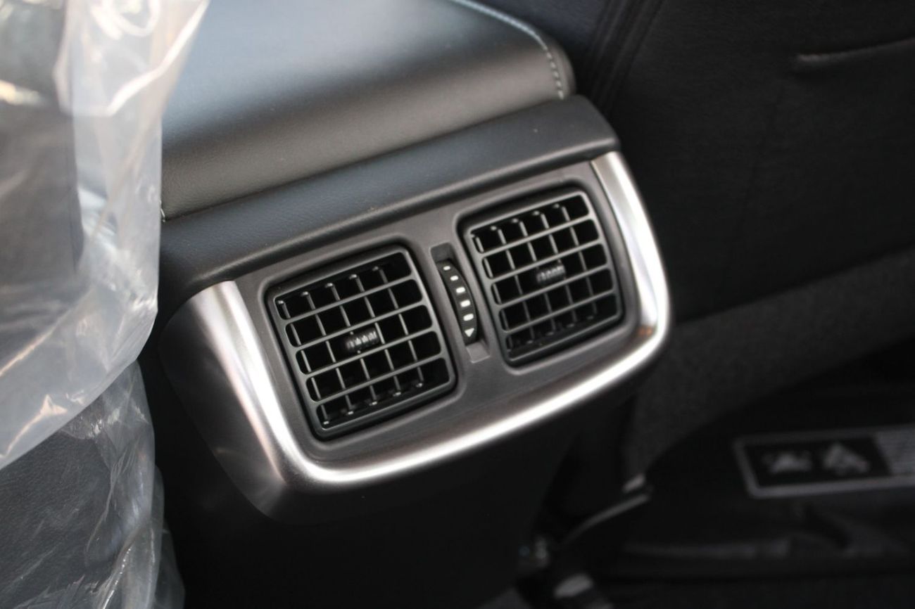 تويوتا هيلوكس TOYOTA HILUX 2.8L DIESEL DOUBLE CAB 4WD HIGH AUTO