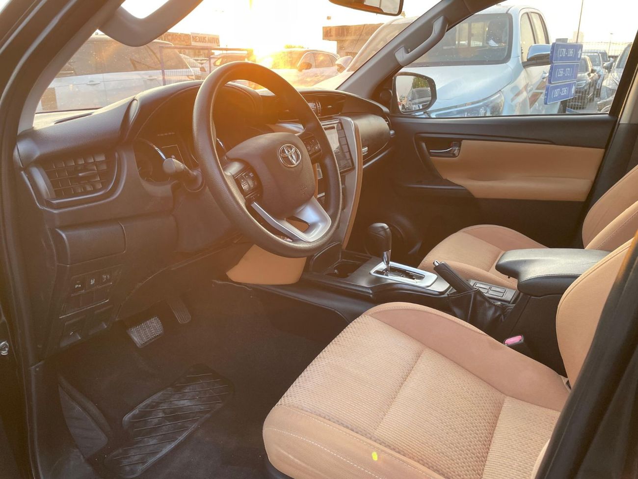 تويوتا فورتونر EXR 2.7L (160 HP)