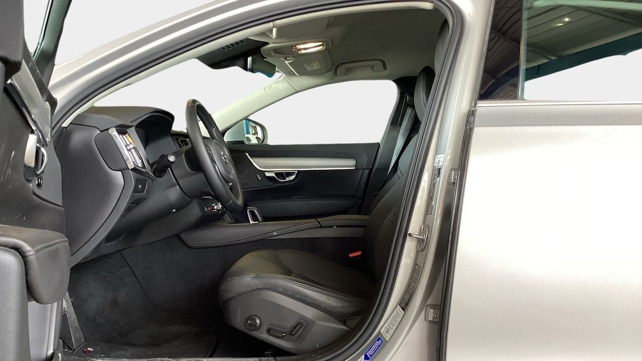 فولفو S90 2.0 B5 MHEV CORE AUTO | شامل الضمان | 0 ﺪﻔﻋﺓ ﺃﻮﻟﻯ