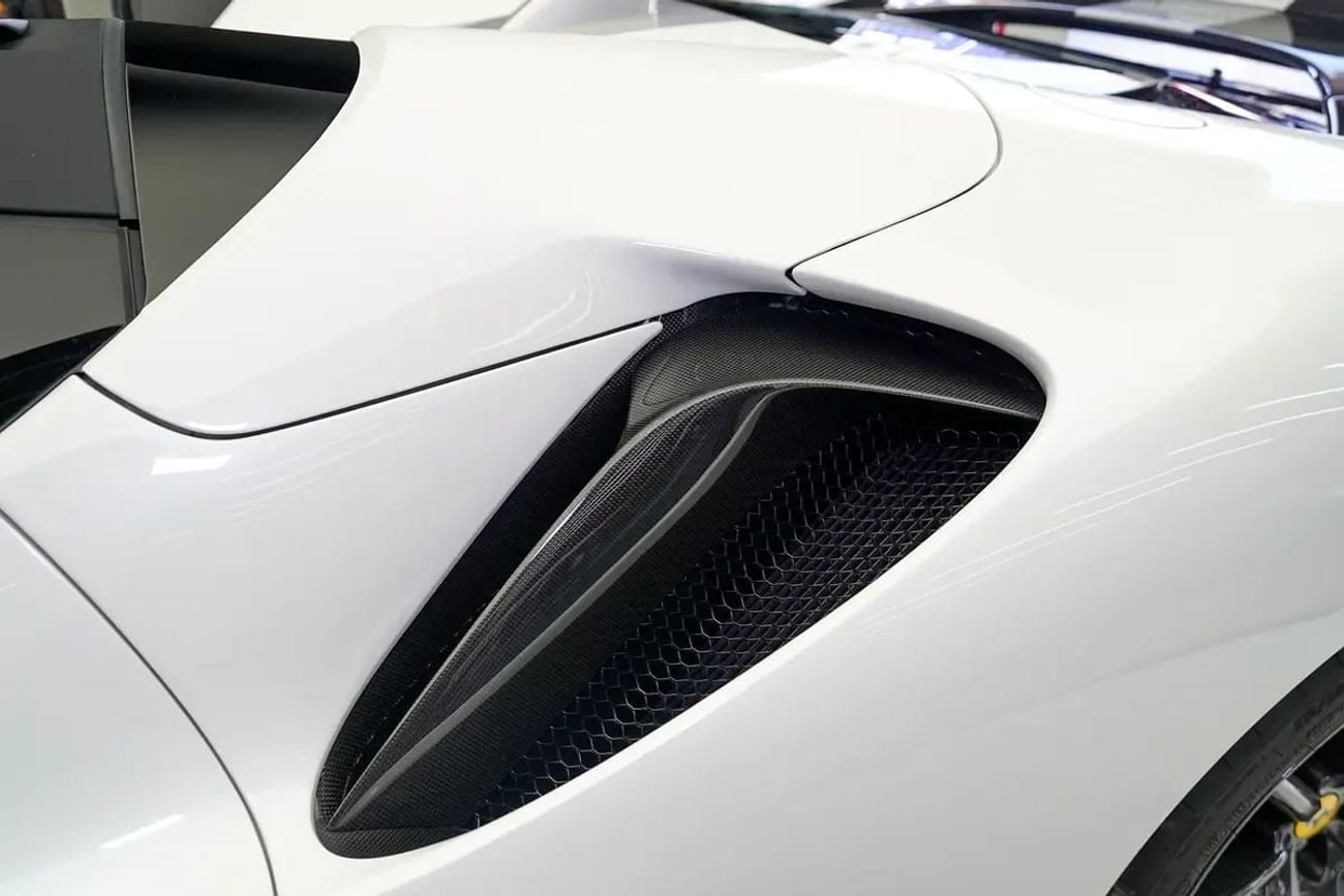 Ferrari SF90 SPIDER ASSETTO FIORANO