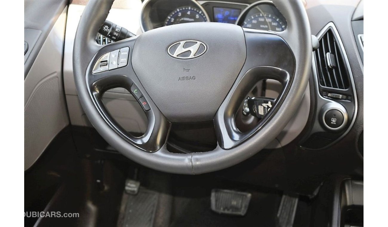 Hyundai Tucson ACCIDENTS FREE - ORIGINAL PAINT - CAR IS IN PERFECT CONDITION INSIDE OUT