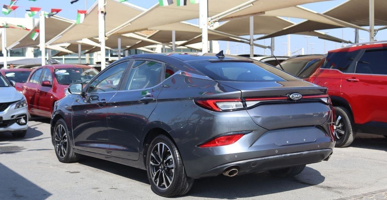 جاك J7 LUXURY جاك J7 - موديل 2023 - فل أوبشن - خليجى - بدون حوادث - محرك 1.5 - بحاله ممتازه من الداخل والخا