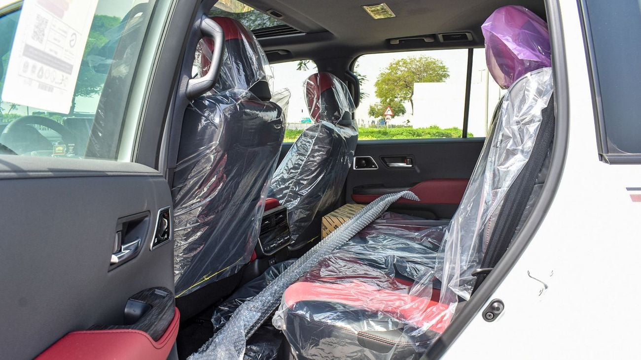 تويوتا لاند كروزر بيك آب ECTAGR012 – 2025 Toyota LC300 GR Sport - 3.3L Diesel Auto - White