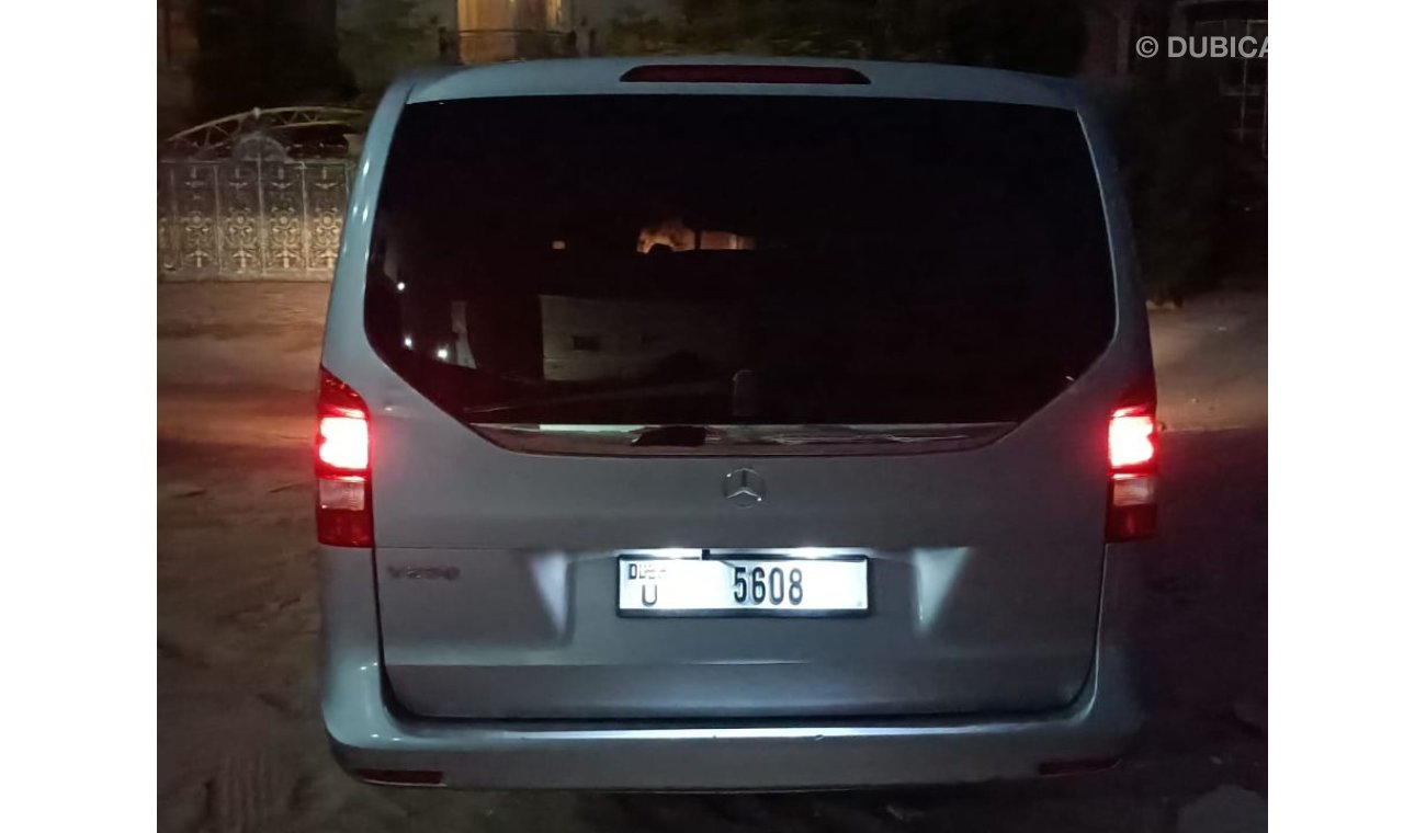 مرسيدس بنز V 250 Viano