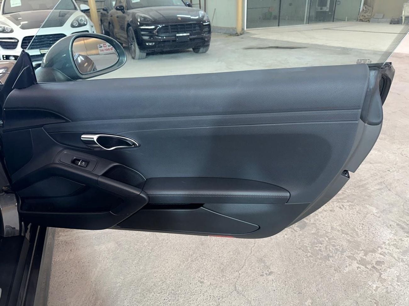 بورش كايمان PORSCHE CAYMAN S 2014 | MANUAL TRANSMISSION! | LOW MILEAGE | 19-INCH RIMS