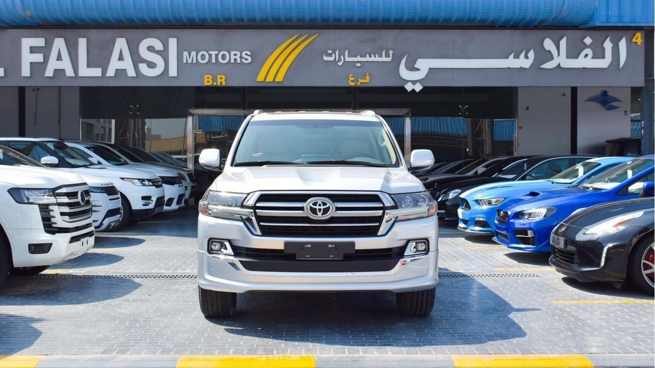 Toyota Land Cruiser GXR Grand Touring V8