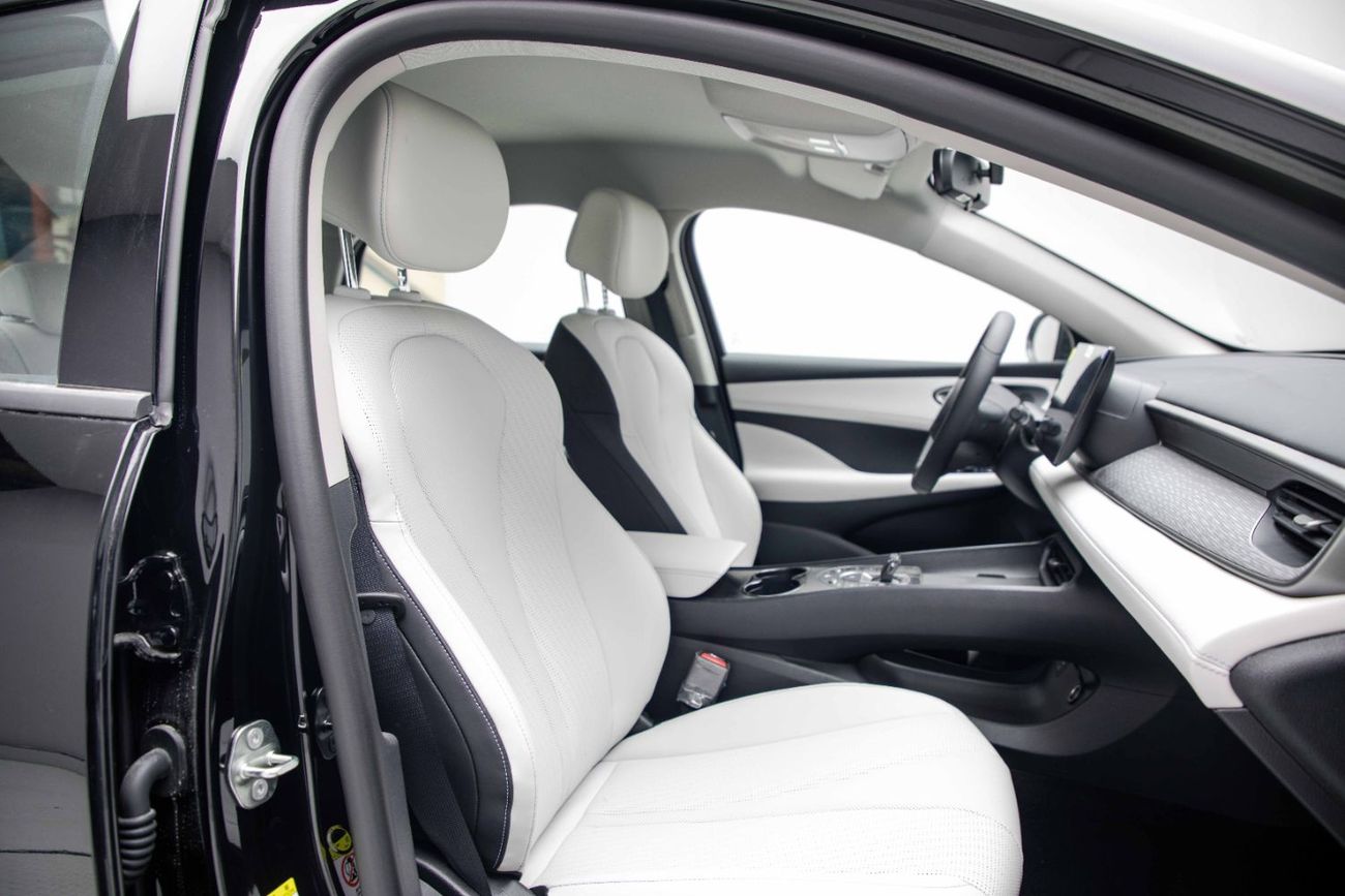 بي واي دي سيل 05 DM-i ID Luxury 1.5L - Black Inside Grey | Export Only