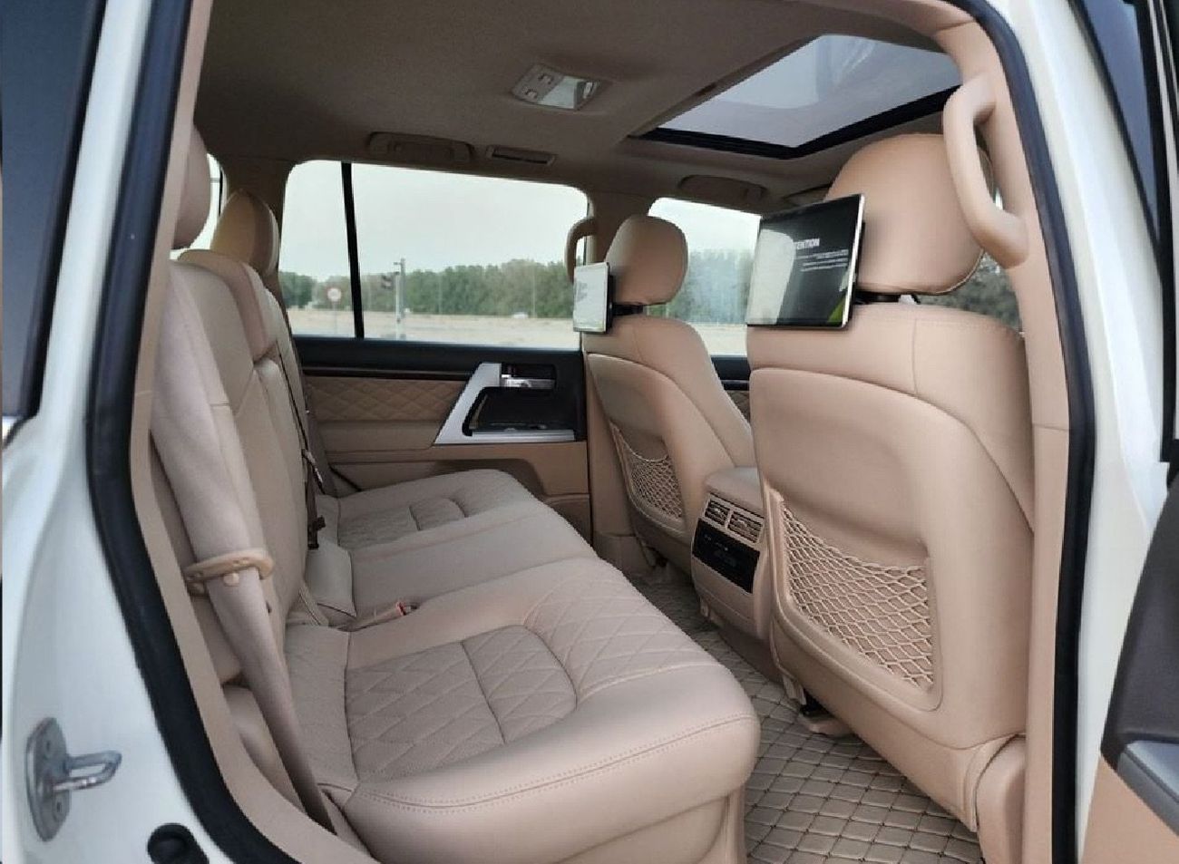 تويوتا لاند كروزر 2015 VXR V8 Facelift 2024 Ship Full Option Top Of The Range Car is very clean Title