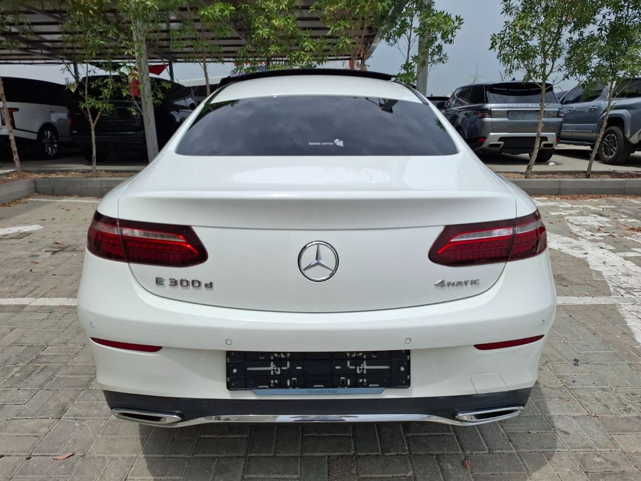 Mercedes-Benz E300 Coupe Mercedes-Benz E300d 2023 full option