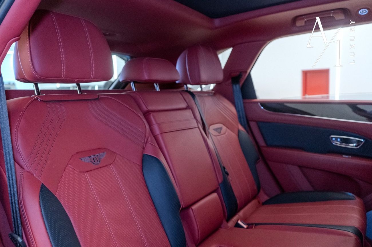 Bentley Bentayga 2024 Bentley Bentayga S V8, Warranty  Service Pack, Full Option, GCC Spec