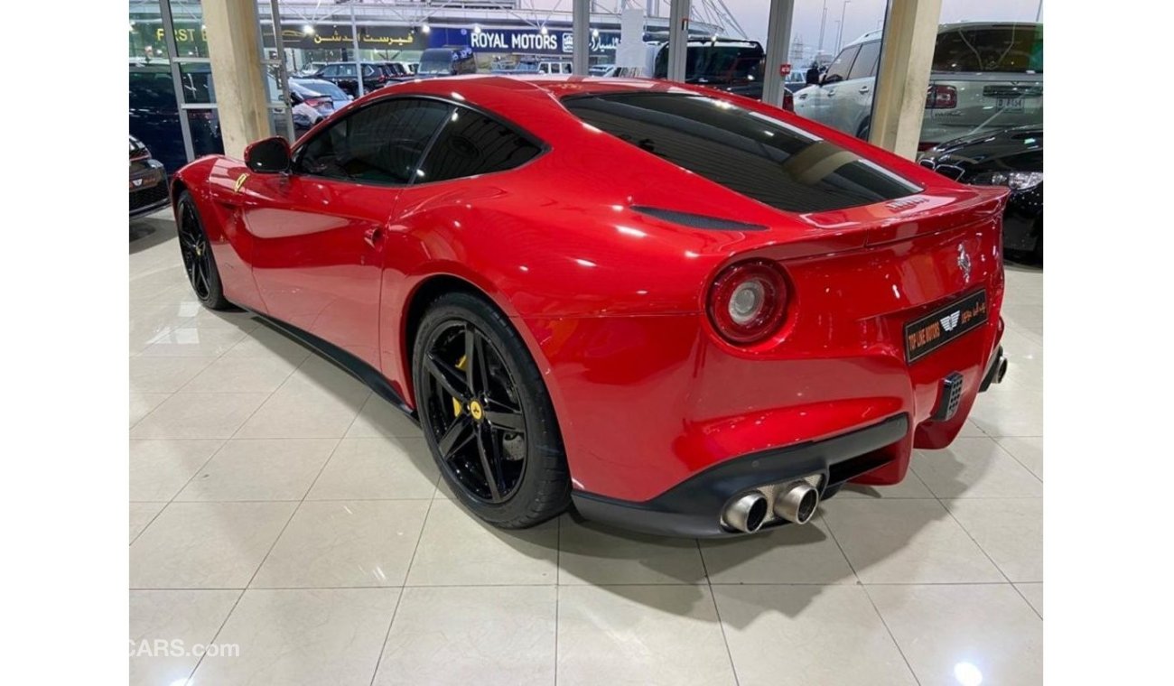 فيراري F12