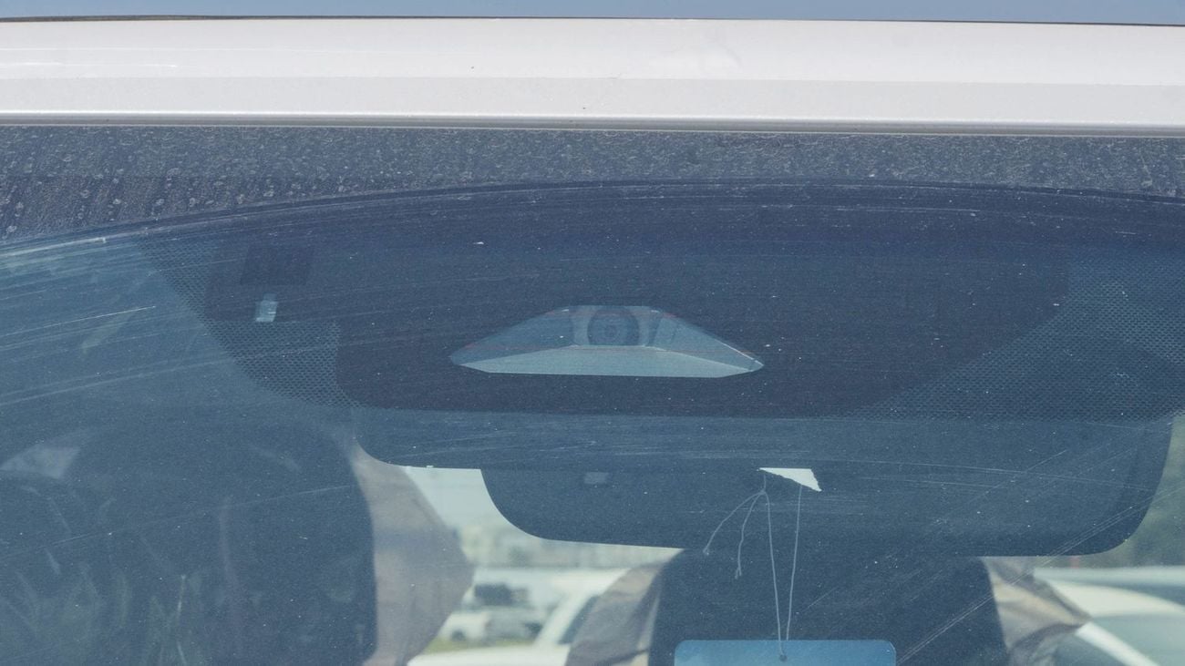 تويوتا لاند كروزر 2026 Toyota Land Cruiser 300 VXR 3.5L AT Petrol Twin Turbo (White-red)