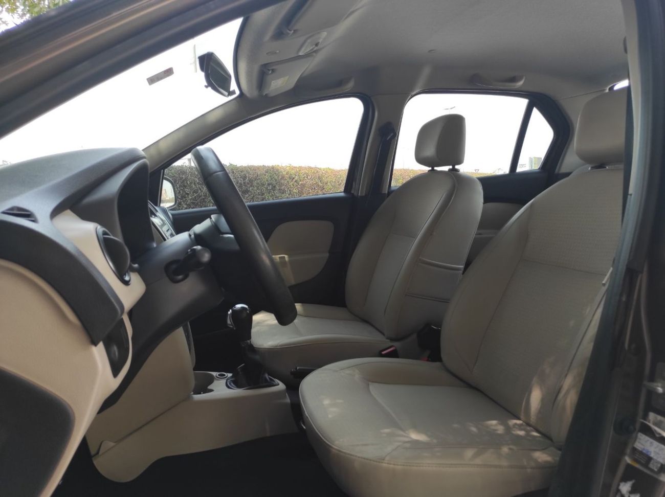 Renault Symbol Renault symbol 2020 Gcc full automatic