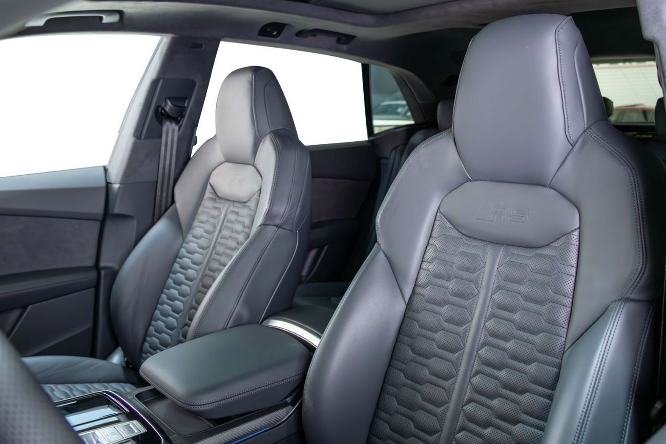 Audi RS Q8 TFSI quattro 4.0L Black On Black-Al Nabooda Warranty andService Contract-Special Order-Carbon Cerami