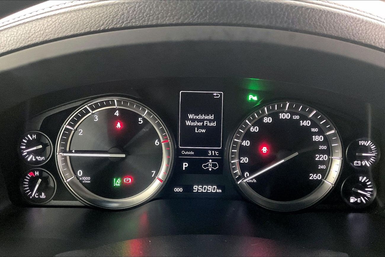 لكزس LX 570 Platinum | شامل الضمان | 0 ﺪﻔﻋﺓ ﺃﻮﻟﻯ